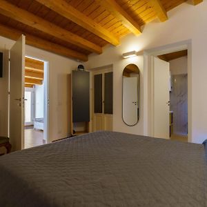 Maquedino Holiday Home & Terrace - Cozy Central Loft